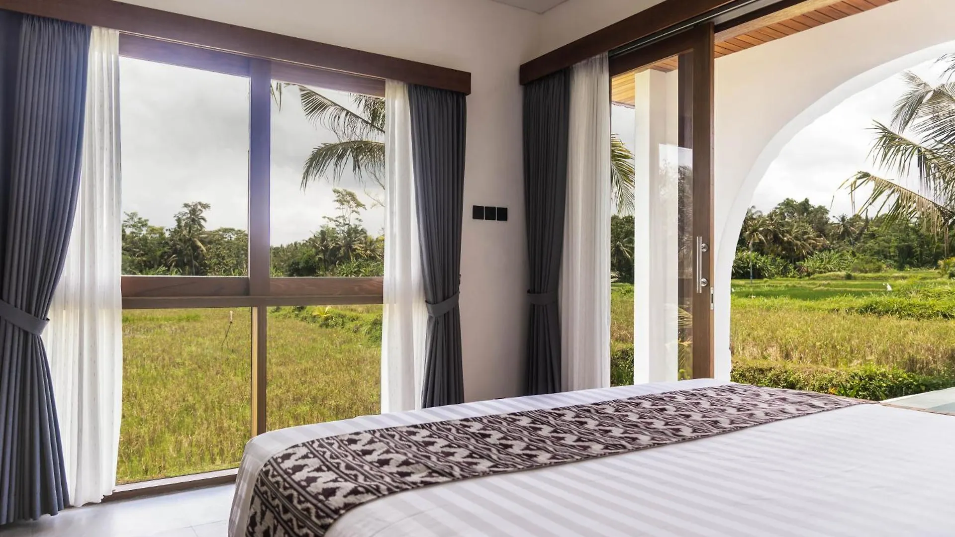 Villa Lena - 3 Bedroom Villa Amidst Ubud'S Rice Fields, 180 Degree View