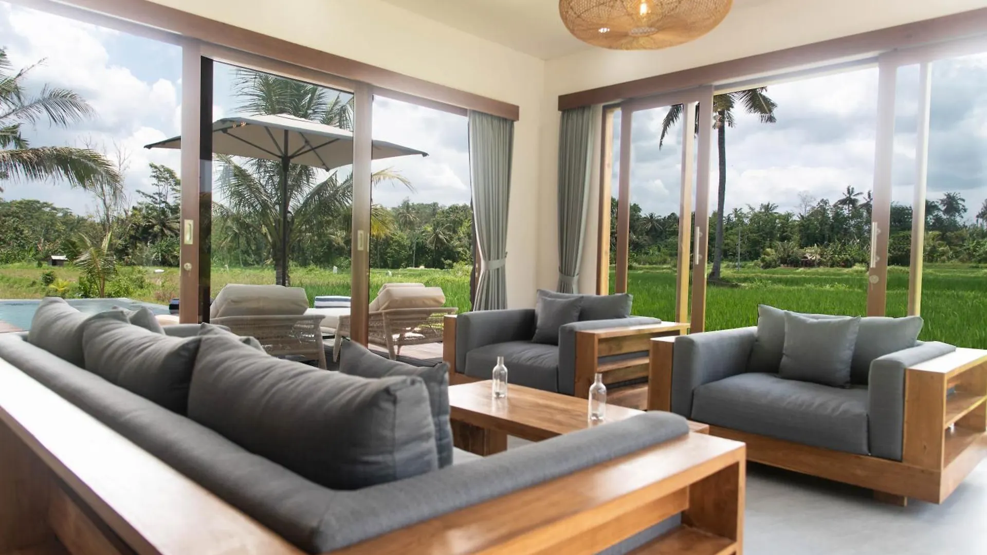 Villa Lena - 3 Bedroom Villa Amidst Ubud'S Rice Fields, 180 Degree View Indonesia