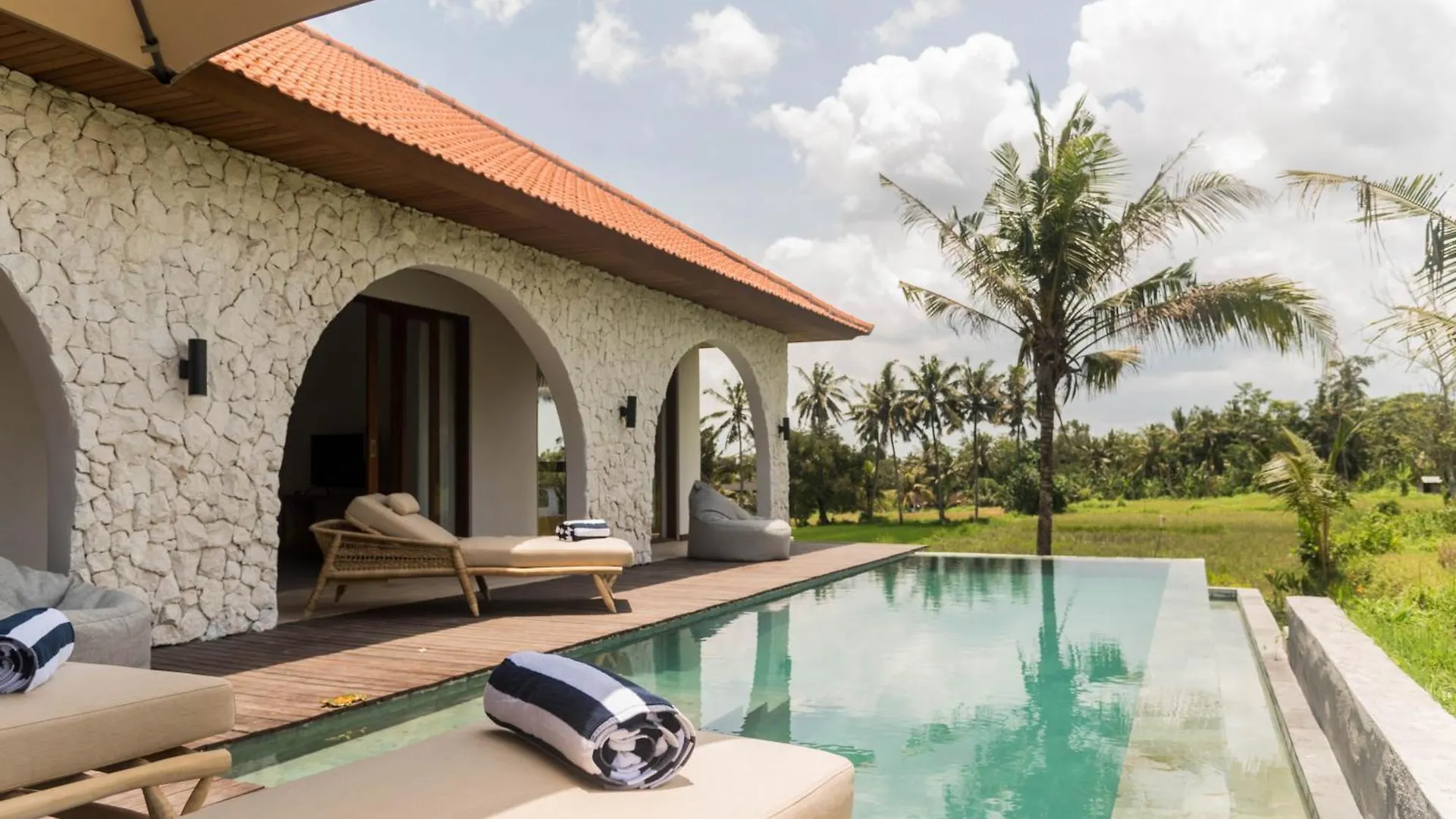 Villa Lena - 3 Bedroom Villa Amidst Ubud'S Rice Fields, 180 Degree View Indonesia